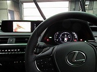 ＬＥＸＵＳ　レクサス　ＵＶ250ｈＦスポーツ（6AA-MZAH15-AWXBB）