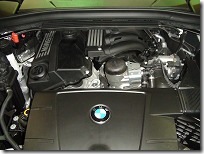 BMW　ビーエムダブリュー　Ｘ1　sDrive18i　1.8L エンジン