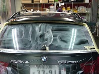 BMW ALPINA　アルピナ　D3BiTurbo　ツーリングワゴン　ウインドウガラスの磨き