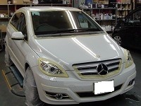 Mercedes-Benz　メルセデスベンツ　Ｂ170　マスキング中