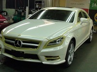 Mercedes-Benz　メルセデスベンツ　ＣＬＳ350　Ｂｌｕｅ　ＥＦＦＩＣＩＥＮＣＹ　ＡＭＧスポーツパッケージ　マスキング中