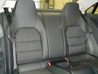 Mercedes-Benz　メルセデスベンツ　E250　ＣＧＩ　Ｂｌｕｅ　Ｅｆｉｃｅｃｙ　Ｃｏｕｐｅ　後部座席