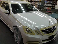 Mercedes-Bnez　メルセデスベンツ　Ｅ350　ＢＬＵＥＴＥＣ　ワゴン　アバンギャルド　マスキング中